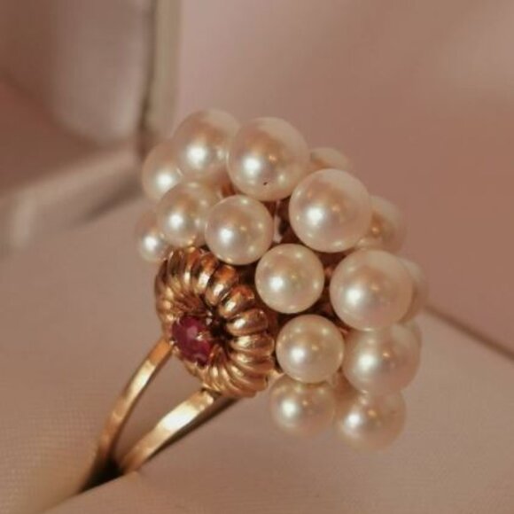 Fabulous 14 kt Vintage Akoya Pearl and Ruby Ring - Picture 1 of 12